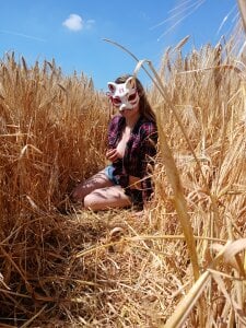 ScarletKitsunyaa A stroll through the fields <3 Pic 4