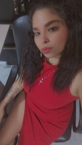 katalella_22hot Public Pic 2