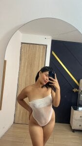 MiaBrooker Public Foto