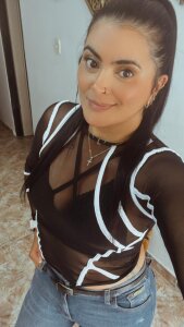bella_Velvet_ Public Εικόνα 4