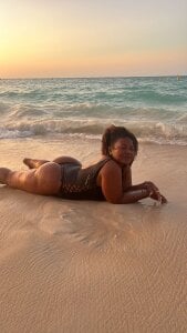 sheyla__ebony Summer Days 😎 รูป 