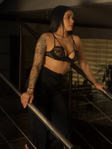 It's dark, are you coming with me? de sofiagomez__ Foto 3