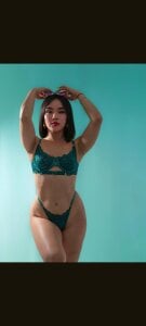 April_hadid Sexy 💖 Pic 6