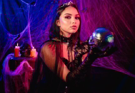 hannah_miltonn Night Breath Pic 9