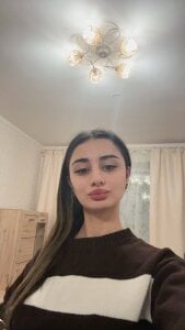 TovaNicometo on the other side of the mirror Pic