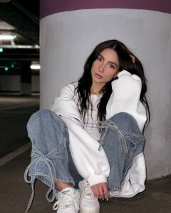 FloEschette Public Pic 3