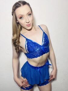 hazisabel in blue 💙 Pic 5