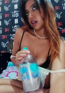 Katy__Burning Bottle Play Immagine  3