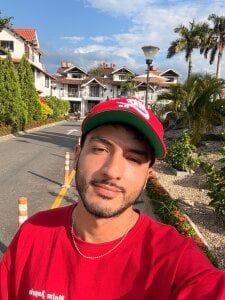 Chris_Tempt Public Pic 3