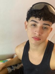 KING_OFF_BOYS Kisses Pic