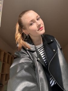 AprilRowe Public Pic 2