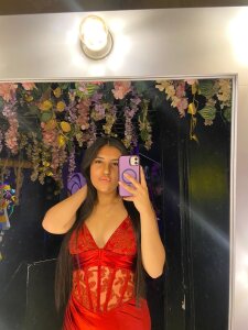 ArianaMorelli_Pink Public Pic 3