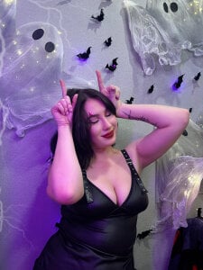 Busty_Lina halloween Pic 5