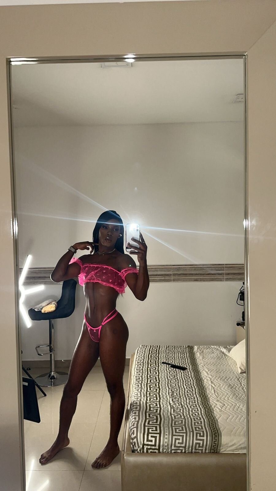 kristen-thomson Look at this sensual bruttene Pic 2