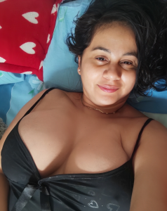 Sharon-Hot77 MI SELFIE Pic 4