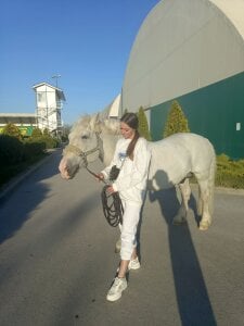 Public de AshleyySchwartz  2 Imagens