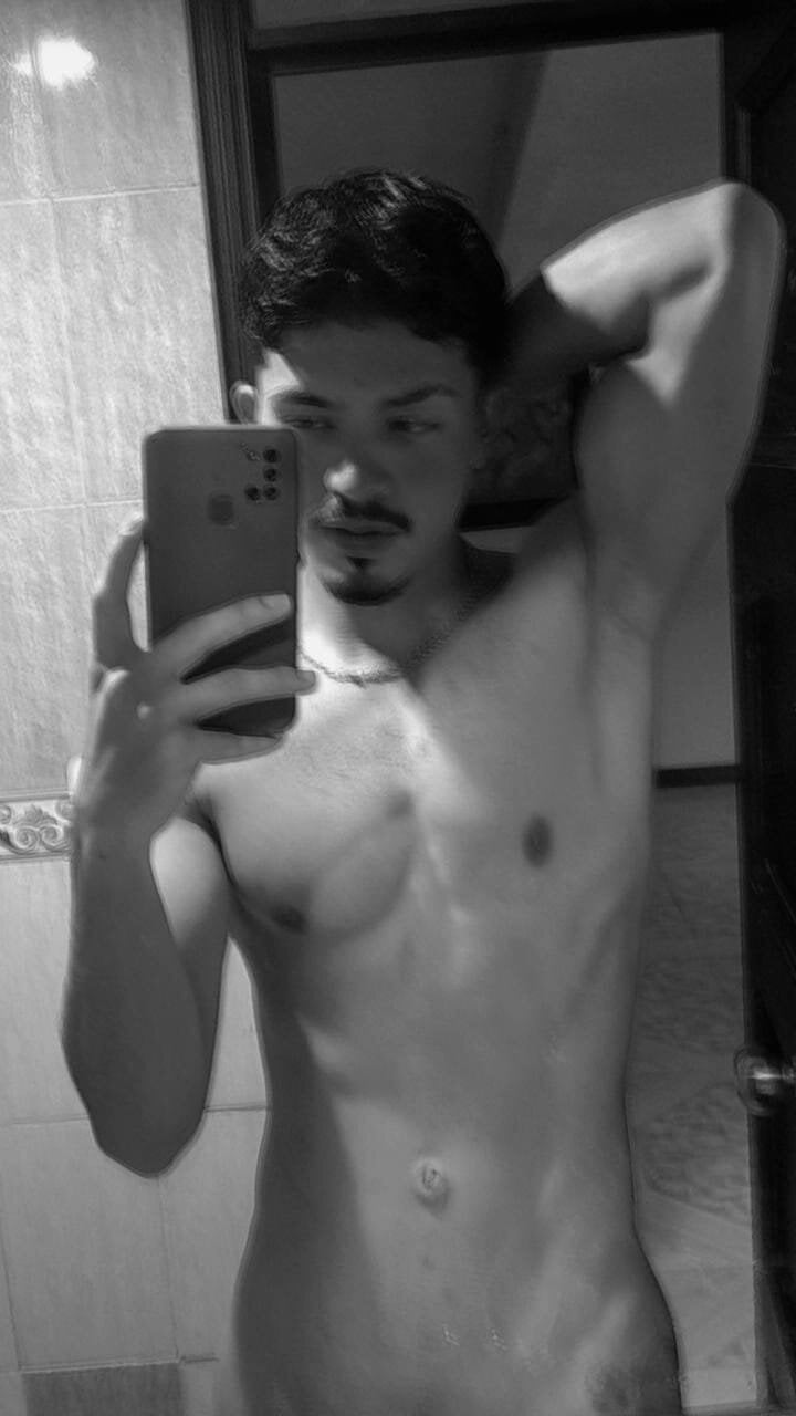 Foto em tendência de NicolaiKarav 7208