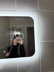 TovaNicometo Public Pic 2