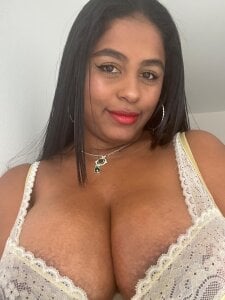 MelissaSam_ Public Pic 6