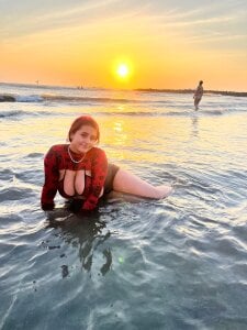 AlanaOdison Beach, sea, sun and sand Pic 2