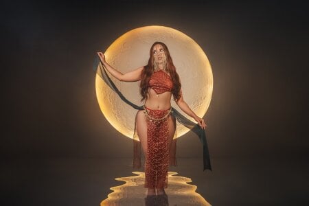 MelanieHudson_ To the magic of the moon🪄🌗 Pic