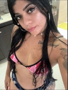 SolanyiVera Short Hot by Solanyi 🔥 Pic 3