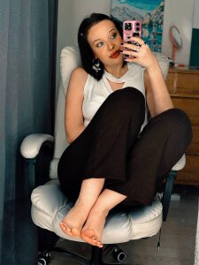 mistress_vi naked feets Pic 3