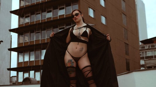 PaulinnaBlue Lace Under Power Pic