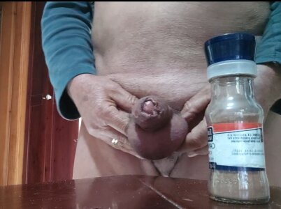 jhonschen's Preparazione e inserimento di bottiglietta ne prepuzio Sex Photo 1