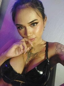 your queen de PleasurePleaserMISTRES  2 photos