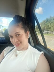 Aliciia_cute1 Starting the year with happy, playful, hot and fun heheheh Pic 5