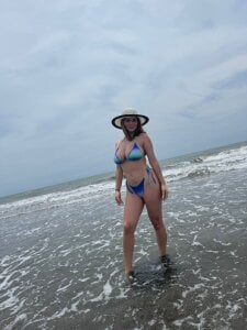 _Alice_1 Trip to the beach Pic 6