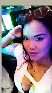 roxanneleclaire Public Pic 4