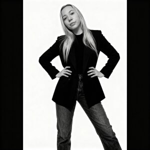 alyrasun don’t touch Immagine  2