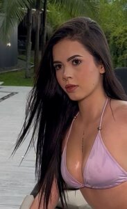 kate_morgann a purple bikini Pic