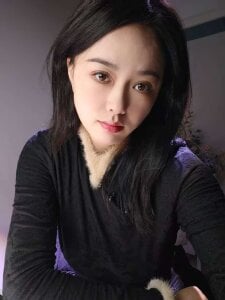 Sarah-2025 Public Pic 4