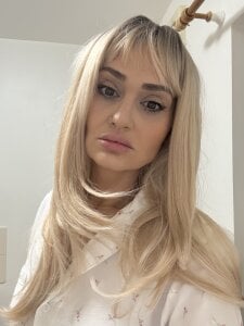 Olivia_Liv Public Pic 2