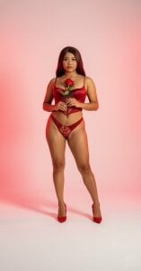 cute_brunette22 Public Pic 7