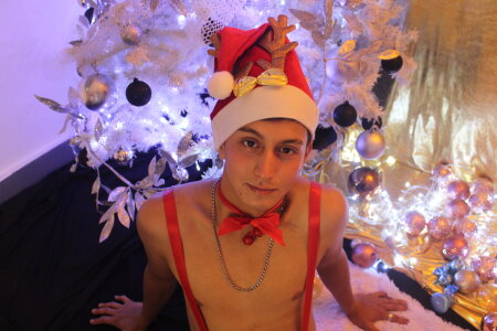 HAPPY HOLIDAYS🎇 de Bagels_  6 Imagens