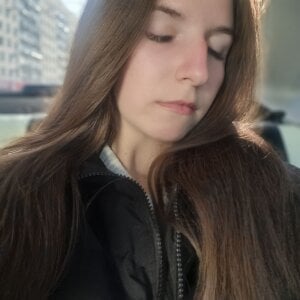 AnnalisaYeary cutie Pic 2