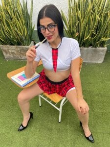 JessieAdamss SEXY SCHOOLGIRL😈🖤🎀 Pic 5