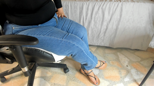 Danna_topless Kisses and aware Danna's feet Immagine  7