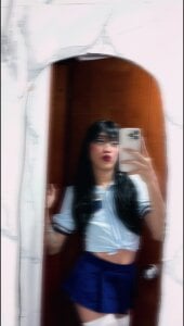 Liz de Liz_Hills  5 Imagens