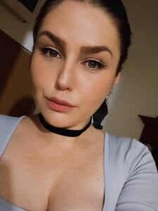 velvetmia_ Public Pic 2