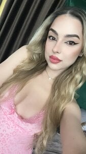 ScarletColes Hot kitty Pic 2