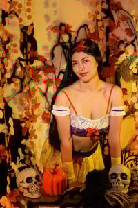 Tamygh_ SnowWhite behaves badly 💋 Pic