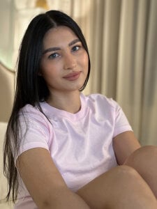 LisaDeviss Public Pic 3