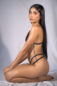 cloe_taylor__ 🖤 Midnight Temptation Pic 4