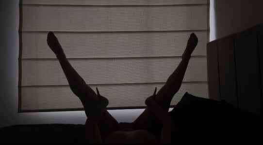 Rue_Bellafire Playing with shadows 💕 Pic 3