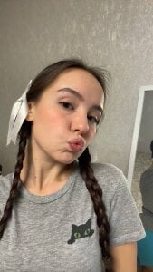 LisaSmiths Comfy outfit Pic 2